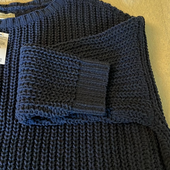 American Eagle Navy Blue Soft Knit Sweater - Picture 4 of 12